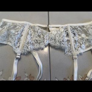Victoria’s Secret Garter Belt Size M/L